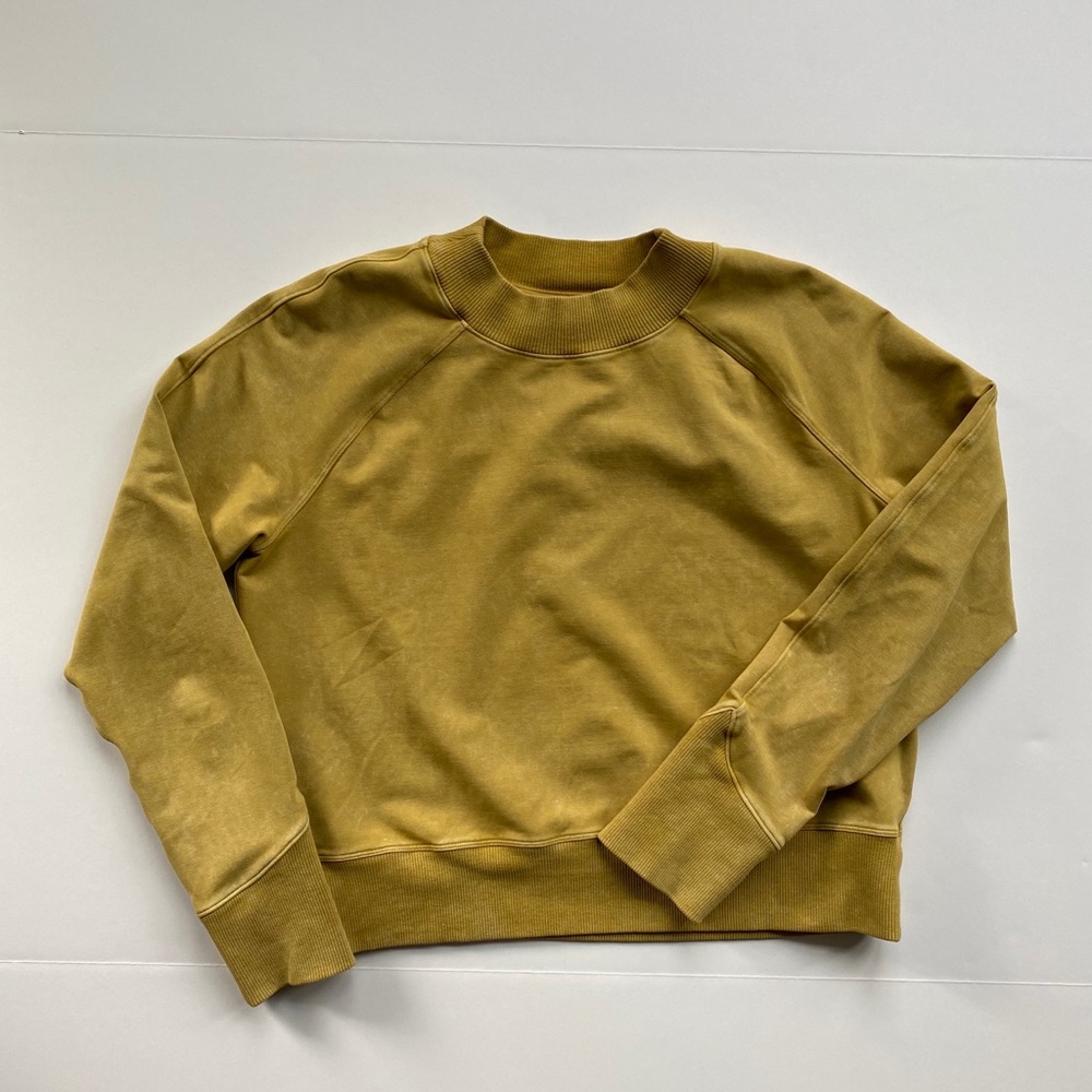 Cropped lululemon sweatshirt